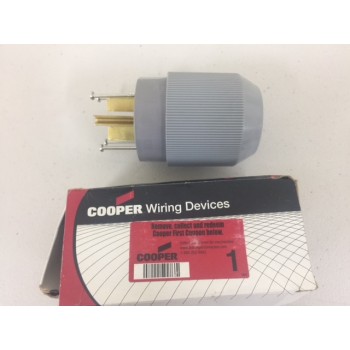 Cooper 5701N Autogrip Plug 30A 250V 2P 3W GRD 6-30P